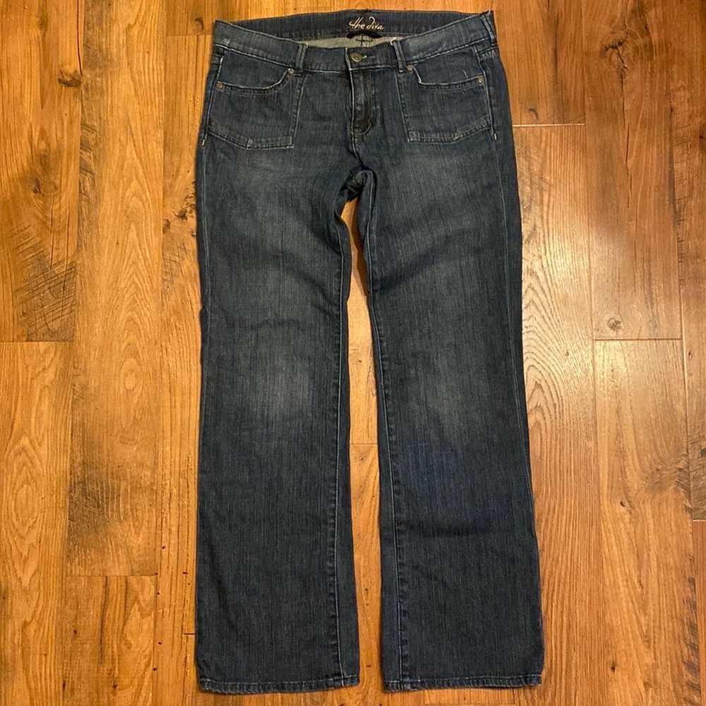 Womens Old Navy the diva low rise jeans - size 6